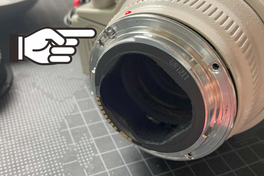 Maintenance of CANON lens EF70-200 f2.8L to prevent rattling of the lens barrel