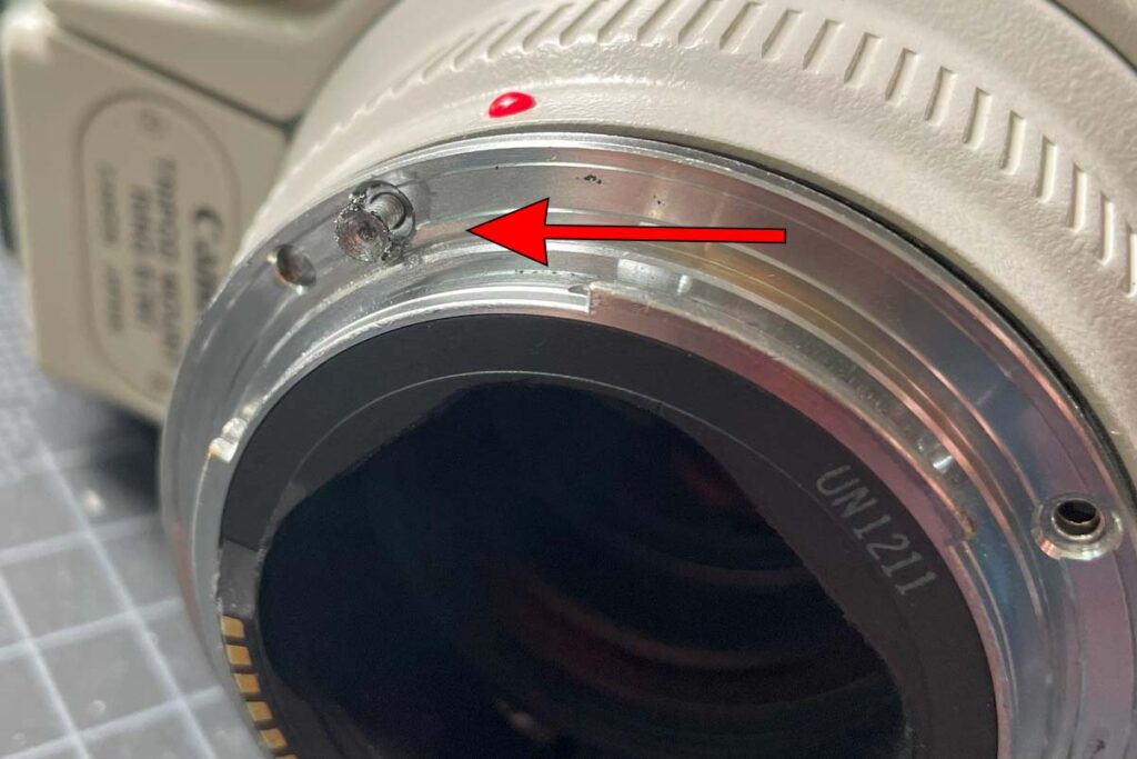 Maintenance of CANON lens EF70-200 f2.8L to prevent rattling of the lens barrel