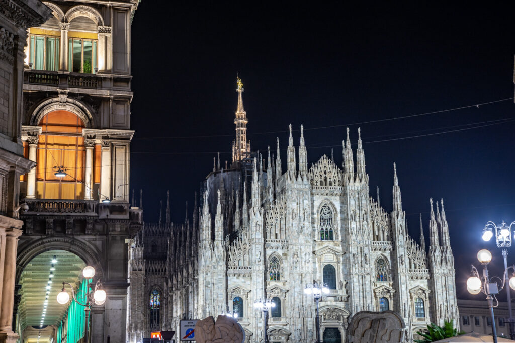 night view of duomo in milan