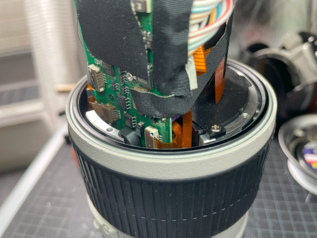 Maintenance of CANON lens EF70-200 f2.8L to prevent rattling of the lens barrel