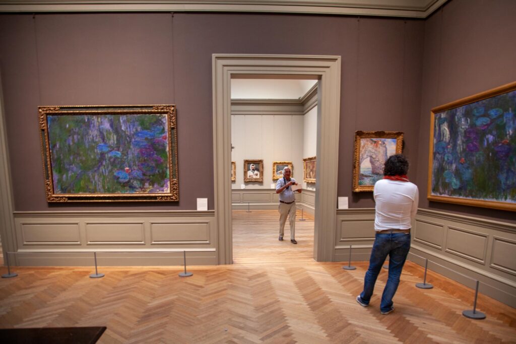 painting image of Monet at The Met