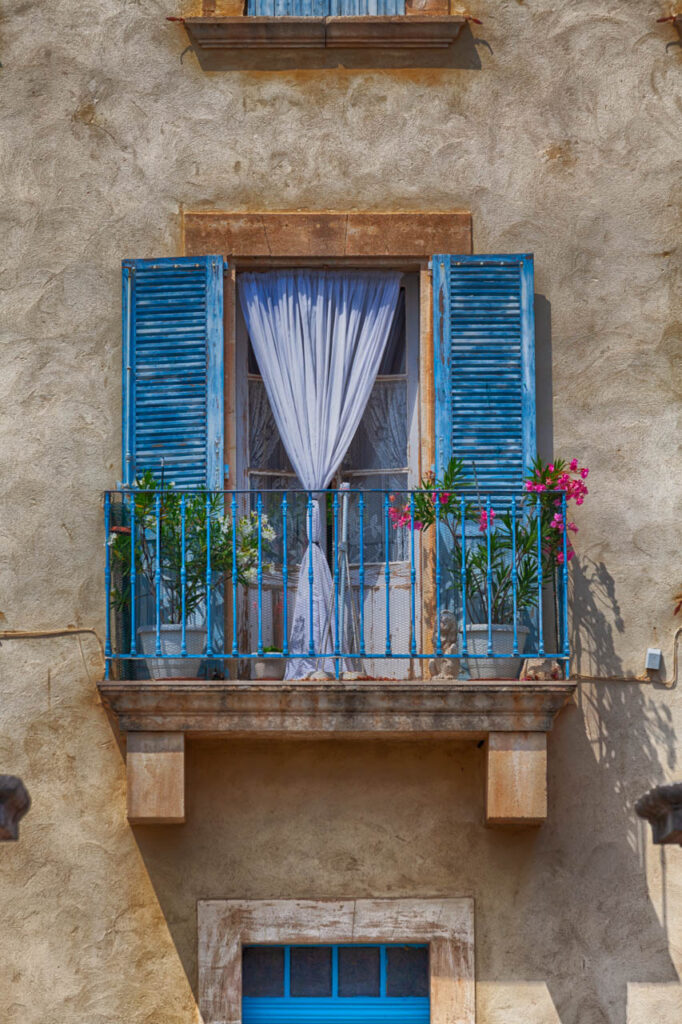 Simiane-la-Rotonde,a small but beautiful village in the south of France