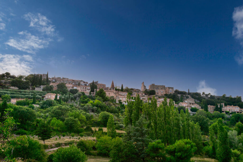 Crestet、a small but beautiful village in the south of France