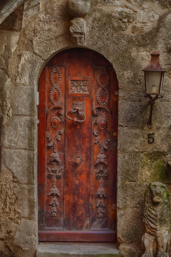 Bonnieux,a small but beautiful village in the south of France