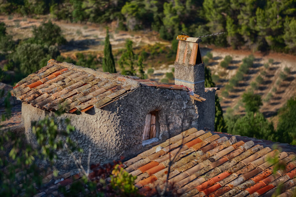 Crestet、a small but beautiful village in the south of France